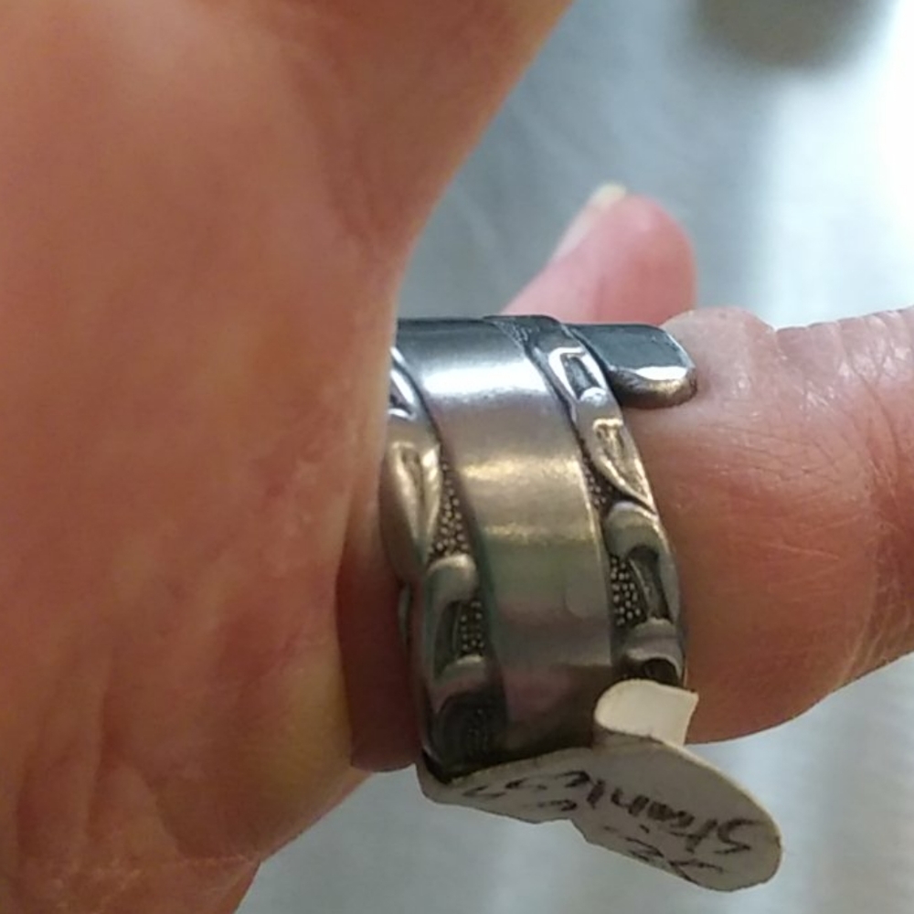 NWT.HANDMADE STAINLESS WRAP BOHO SPOON RING. - Picture 3 of 4